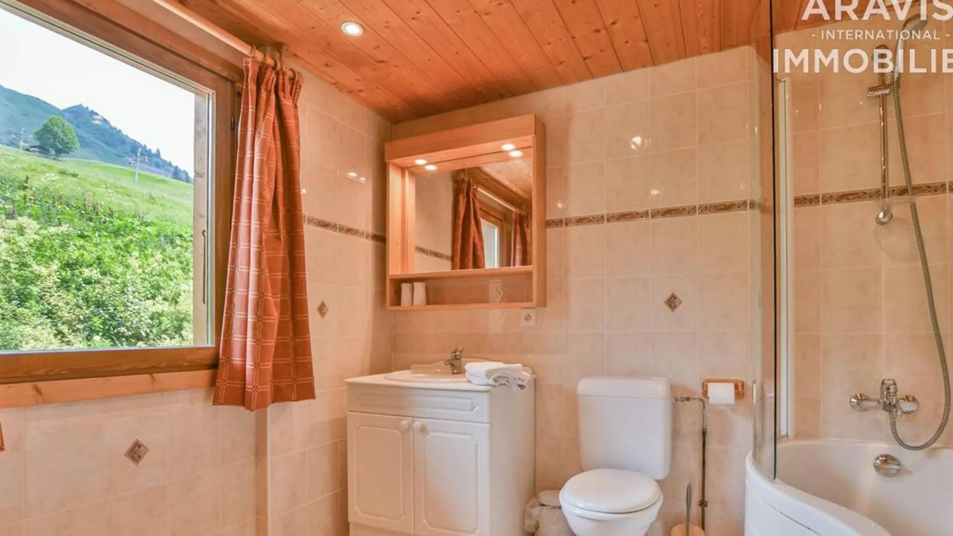 Chalet Mitoyen Luxe 5 Chambres, Ski Aux Pieds, Proche Commerces - Fr-1-391-189 Le Grand-Bornand 0*,  France
